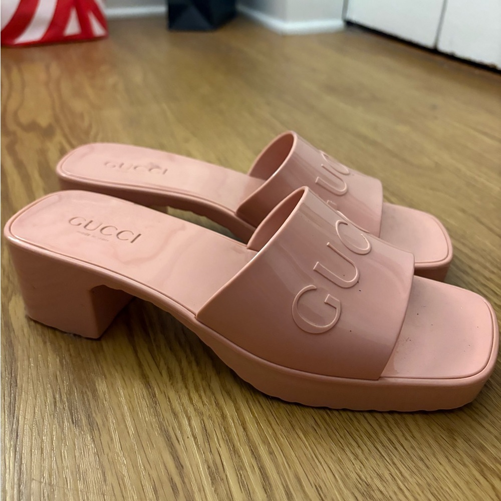 Gucci Blush Pink Slide Mules with Embossed Logo - Picture 2 of 2